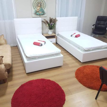 Lovely Apartment On Tirana City Center Kültér fotó